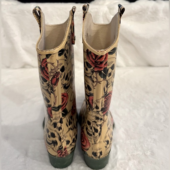Nomad Skull & Red Roses, Mid-Calf, Rubber Cowboy Rain Boots- size 9 - Picture 4 of 9